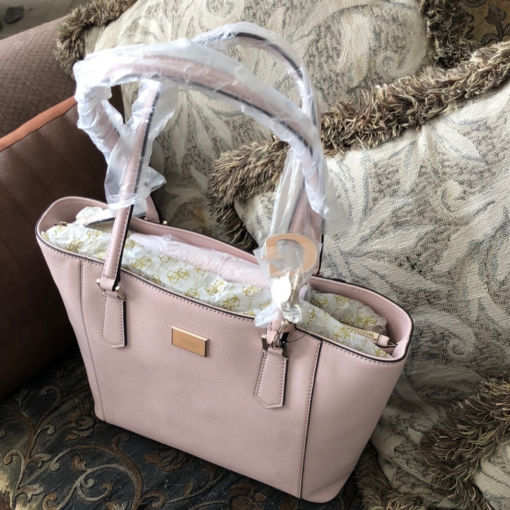 Very elegant and stylish/casual tote